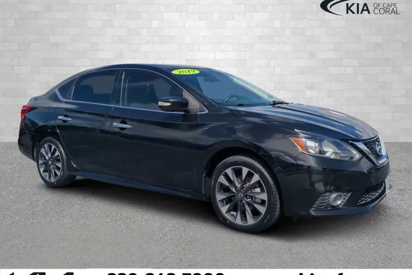 2019 Nissan Sentra SR photo 1