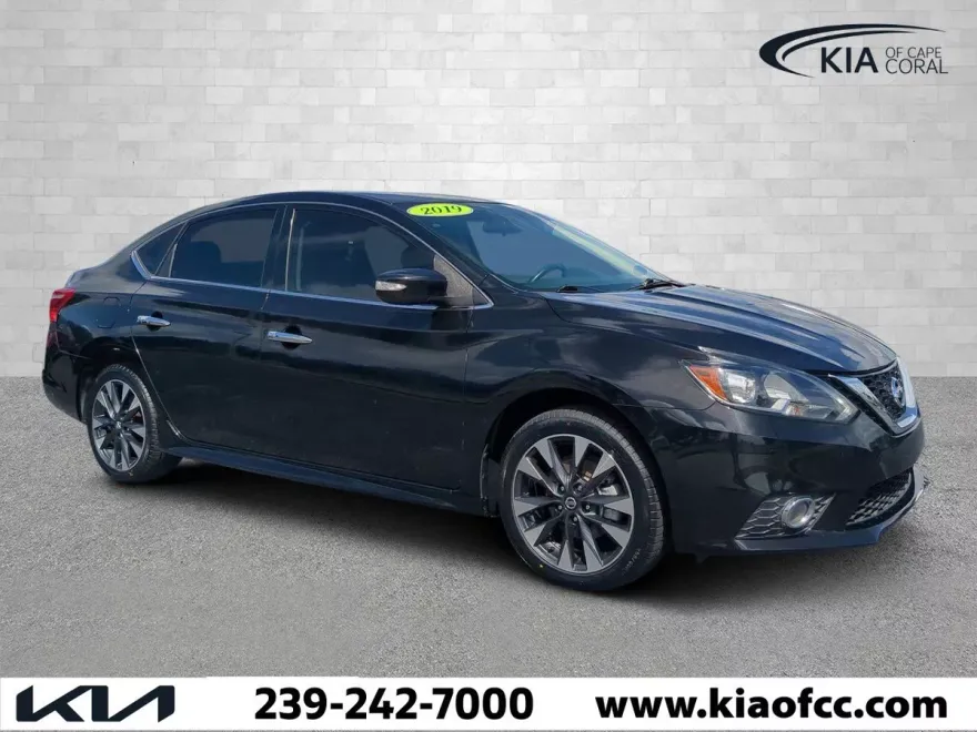 2019 Nissan Sentra SR photo 1