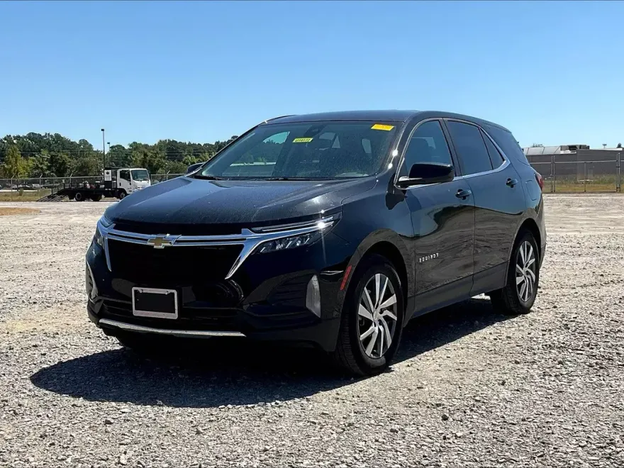 2022 Chevrolet Equinox LT photo 1