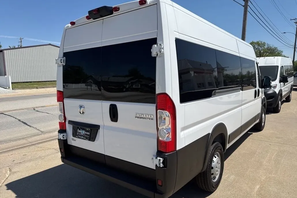 2023 Ram ProMaster 3500 Window Van photo 1