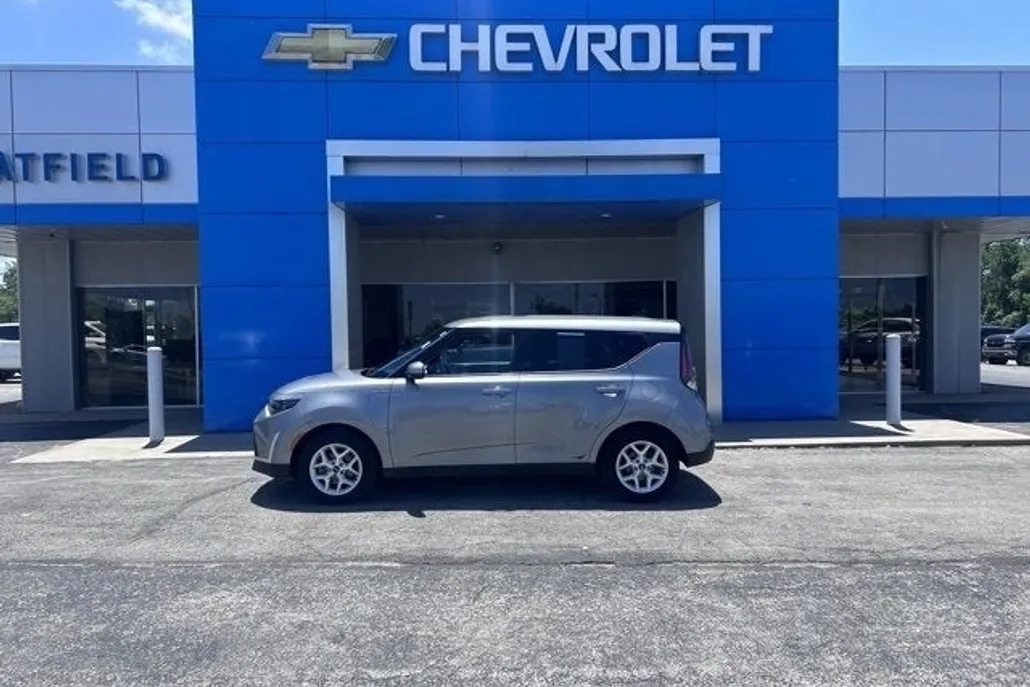 2023 Kia Soul LX photo 1