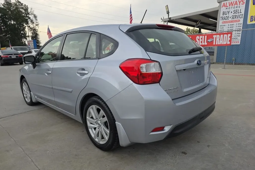 2015 Subaru Impreza 2.0i Premium photo 1
