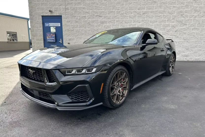 2024 Ford Mustang GT photo 1