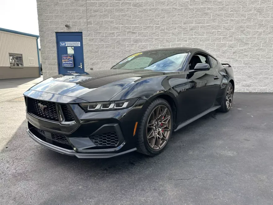 2024 Ford Mustang GT Premium photo 1