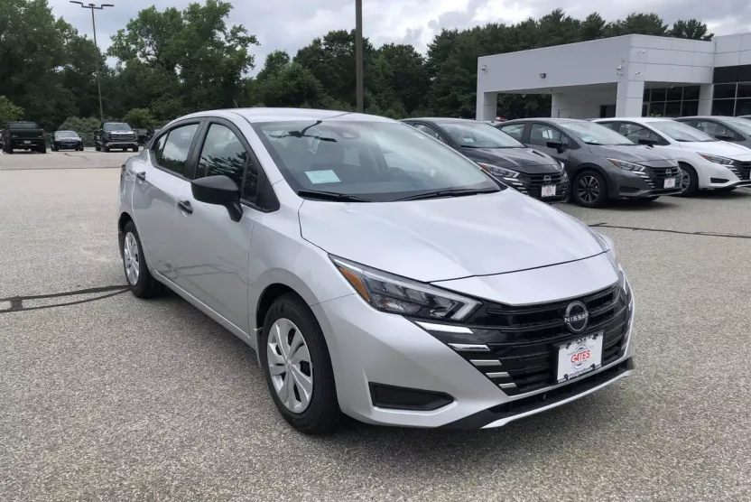 2025 Nissan Versa S photo 1