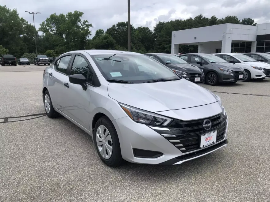 2025 Nissan Versa S photo 1