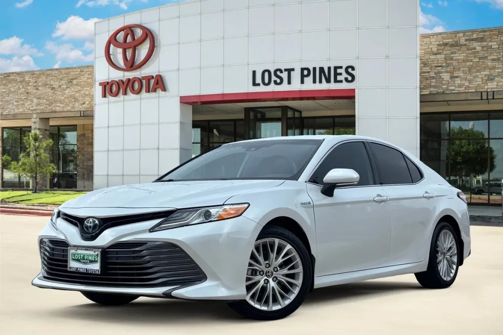 2020 Toyota Camry XLE photo 1