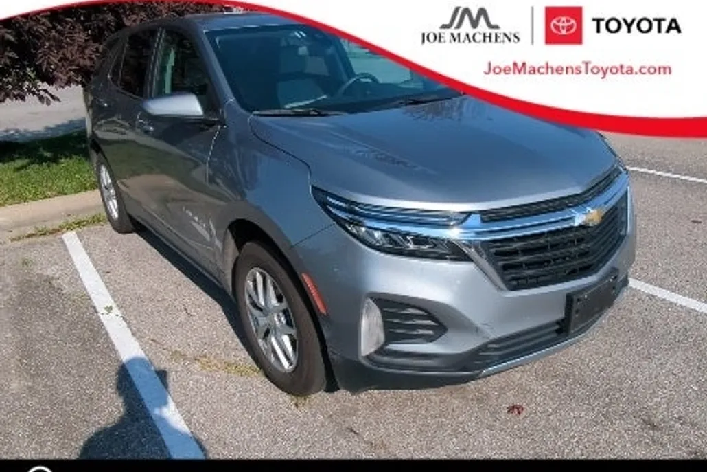 2023 Chevrolet Equinox LT photo 1