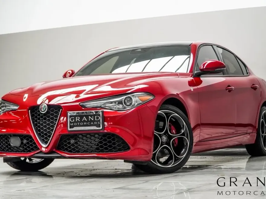 2022 Alfa Romeo Giulia Ti photo 1