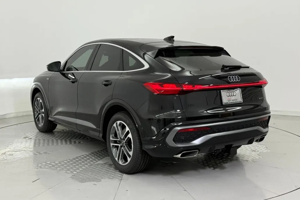 2025 Audi Q5 2.0T Prestige photo 1