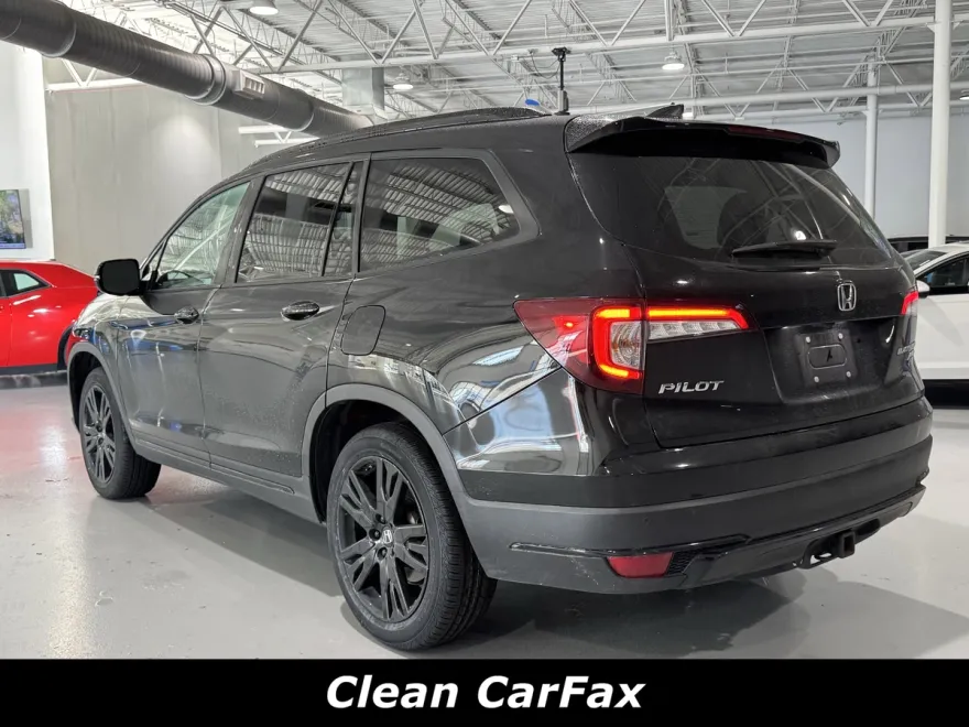 2022 Honda Pilot Black Edition photo 1