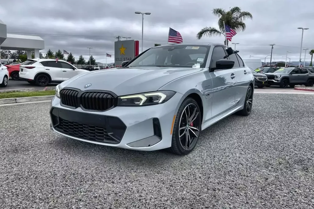 2023 Bmw 330e photo 1