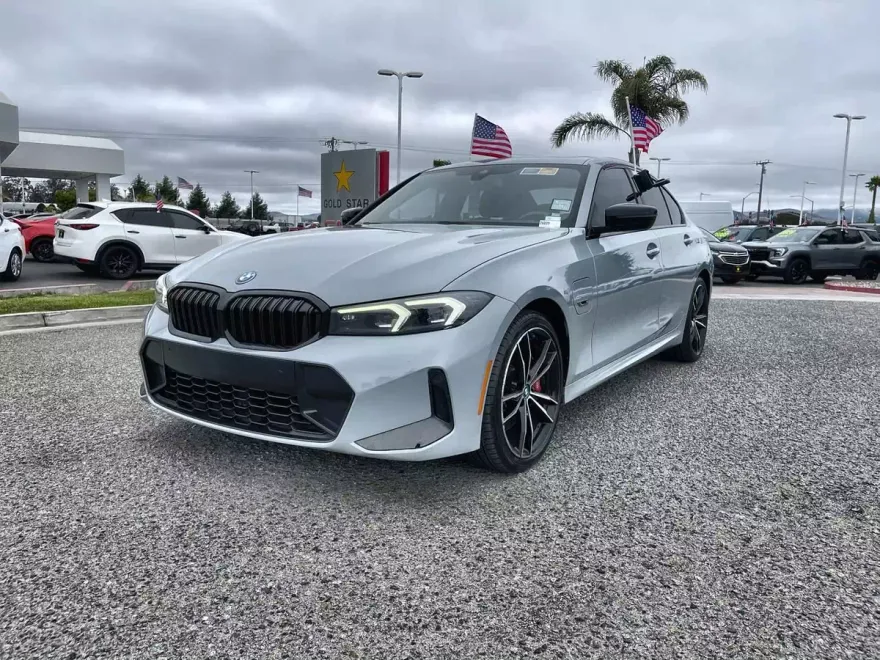 2023 Bmw 330e photo 1