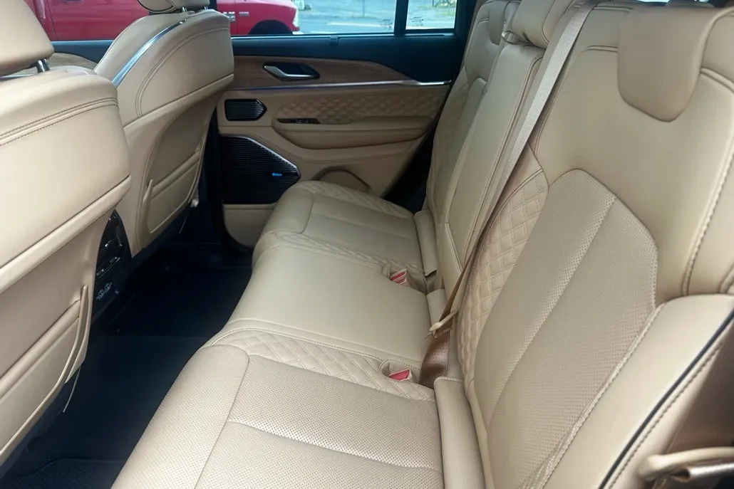 2024 Jeep Grand Cherokee Summit Reserve 4xe photo 1