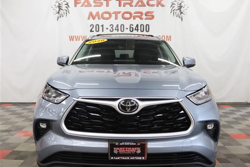 2020 Toyota Highlander XLE photo 1