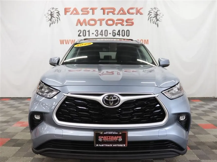 2020 Toyota Highlander XLE photo 1