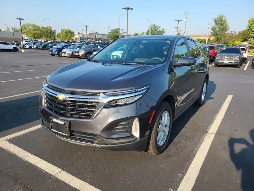 2022 Chevrolet Equinox LT photo 1