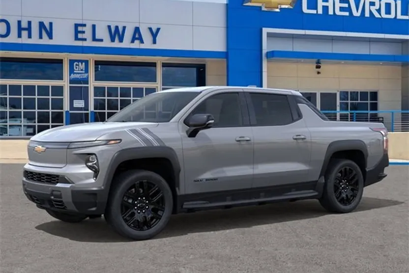 2026 Chevrolet Silverado photo 1