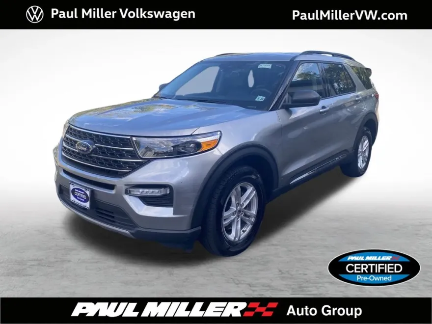 2023 Ford Explorer XLT photo 1