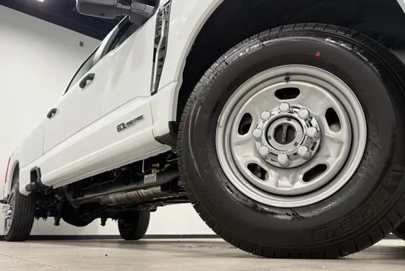 2026 Ford F-350 photo 1