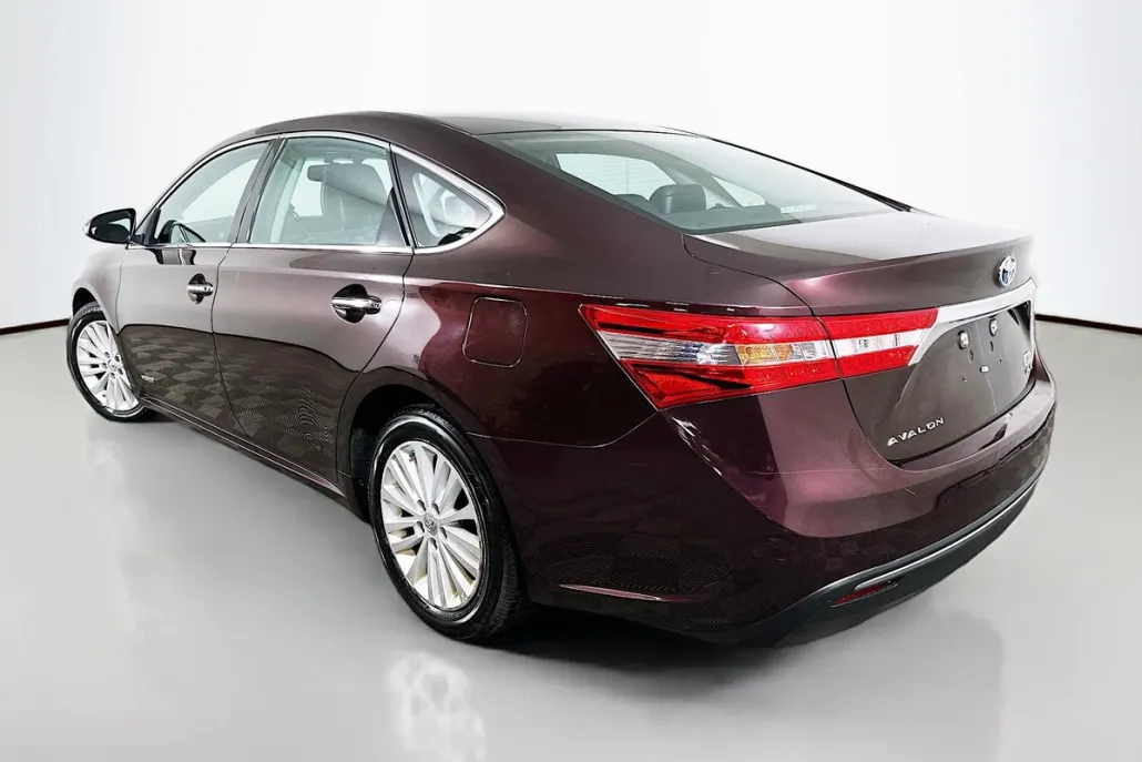 2013 Toyota Avalon Hybrid XLE Premium photo 1