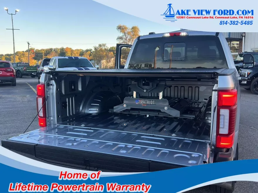 2022 Ford F-250 Lariat photo 1