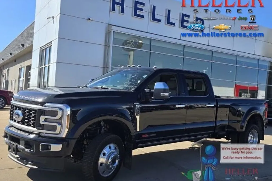 2025 Ford F-450 Platinum photo 1