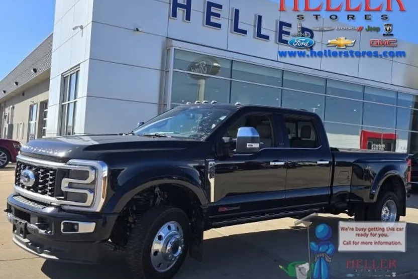 2025 Ford F-450 Platinum photo 1