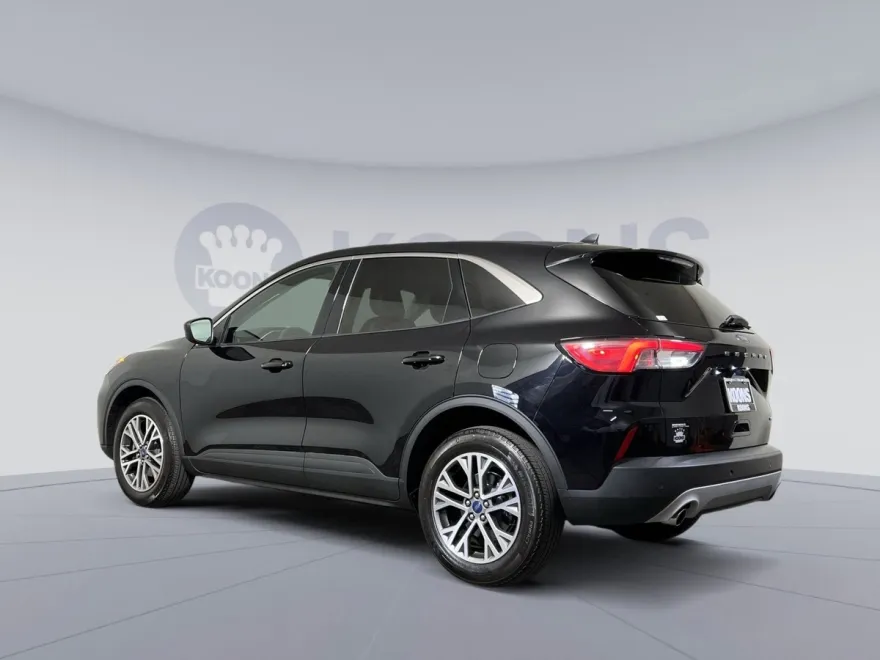 2022 Ford Escape SEL photo 1