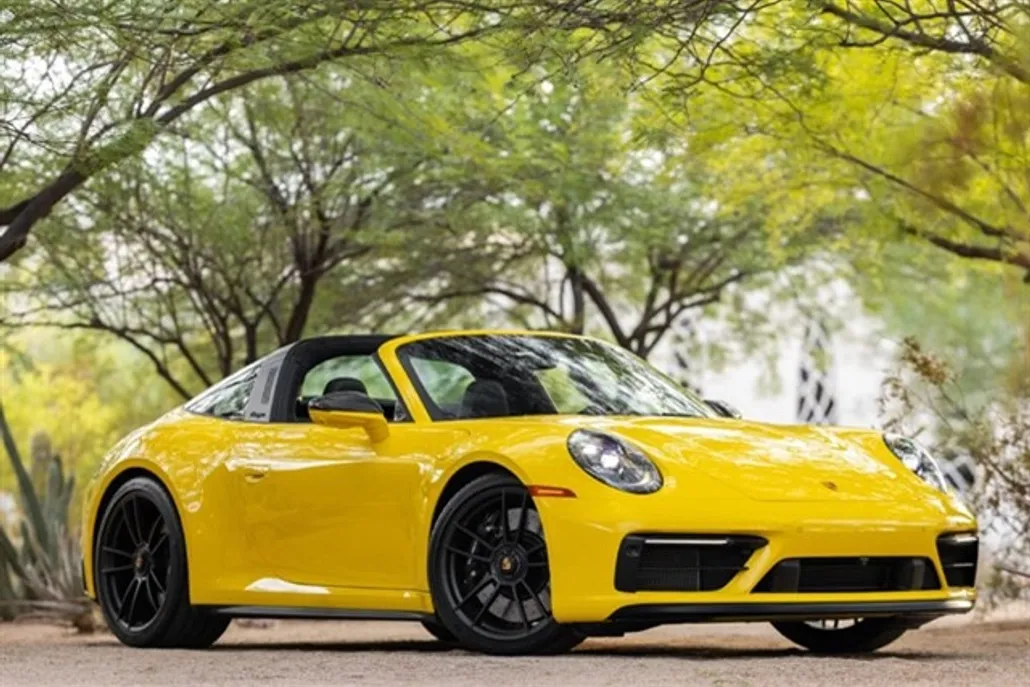 2024 Porsche 911 Targa photo 1