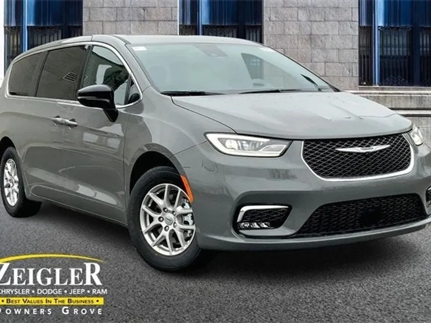 2025 Chrysler Pacifica photo 1