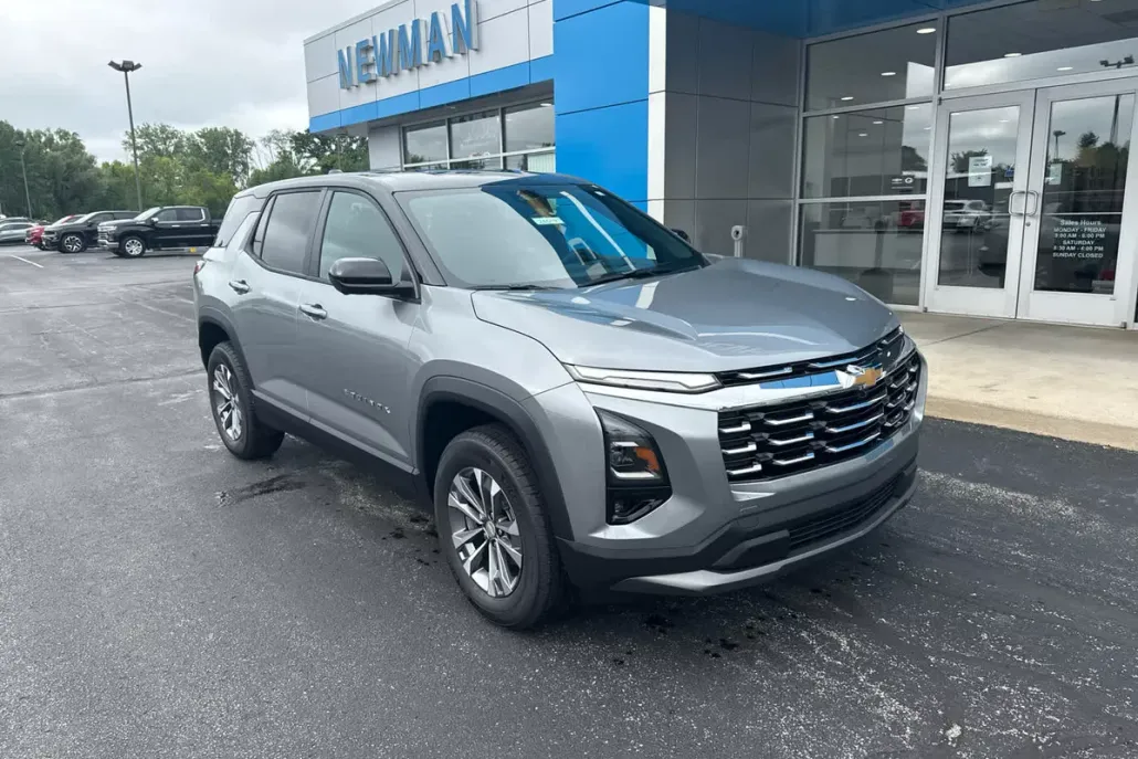 2026 Chevrolet Equinox LT photo 1