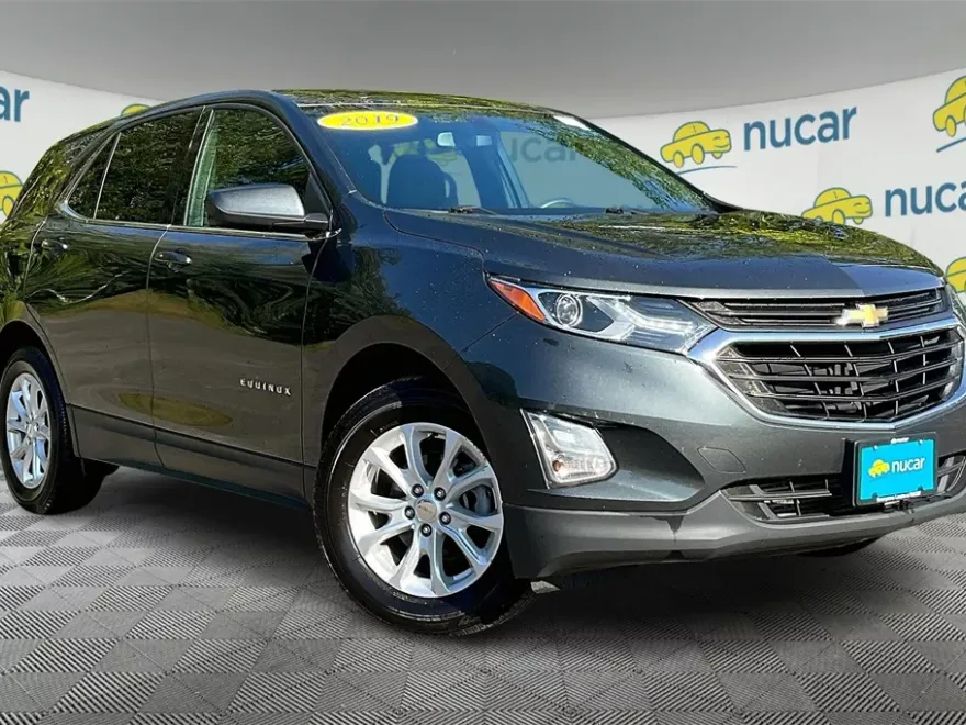 2019 Chevrolet Equinox LT photo 1