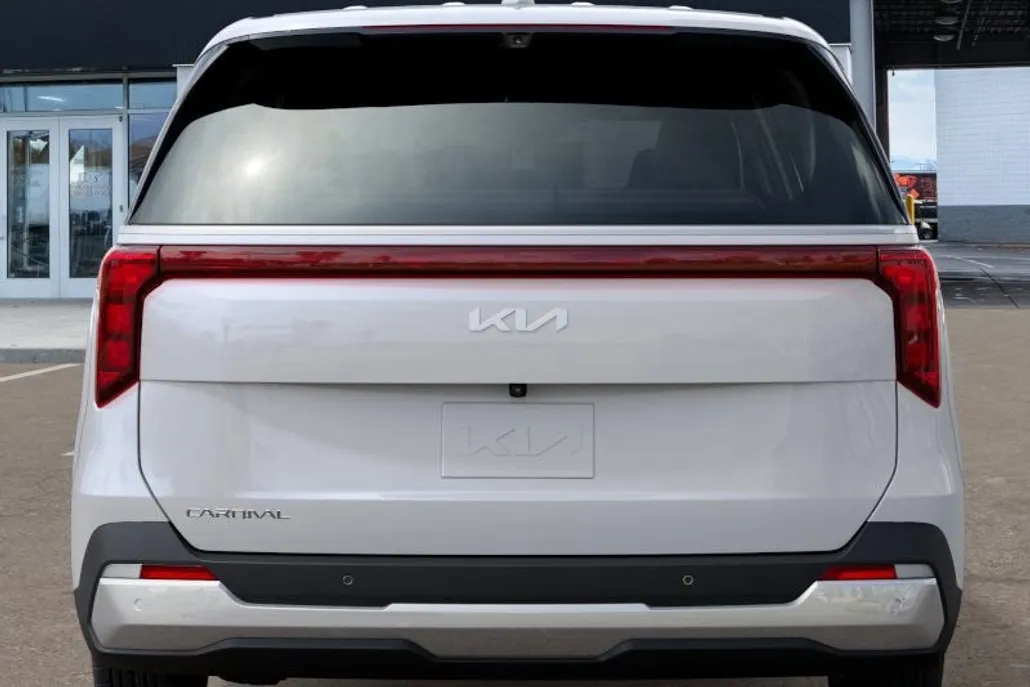 2026 Kia Carnival LX photo 1