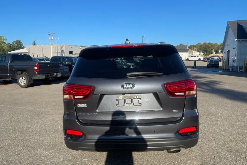 2019 Kia Sorento LX photo 1