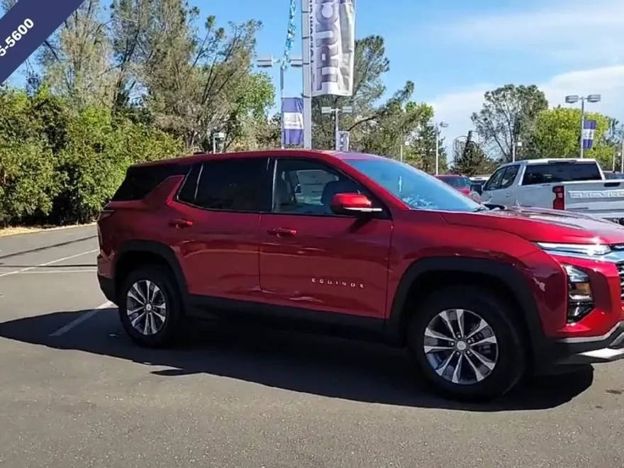 2026 Chevrolet Equinox LT photo 1