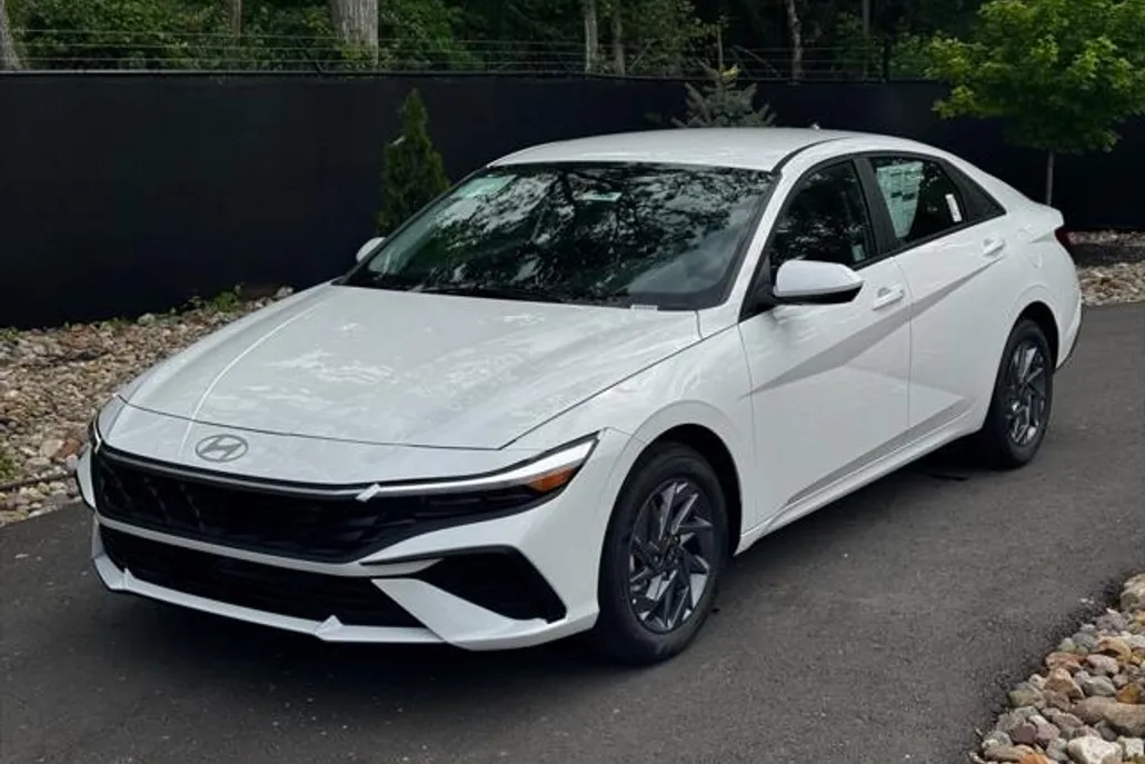 2025 Hyundai Elantra Hybrid Blue photo 1