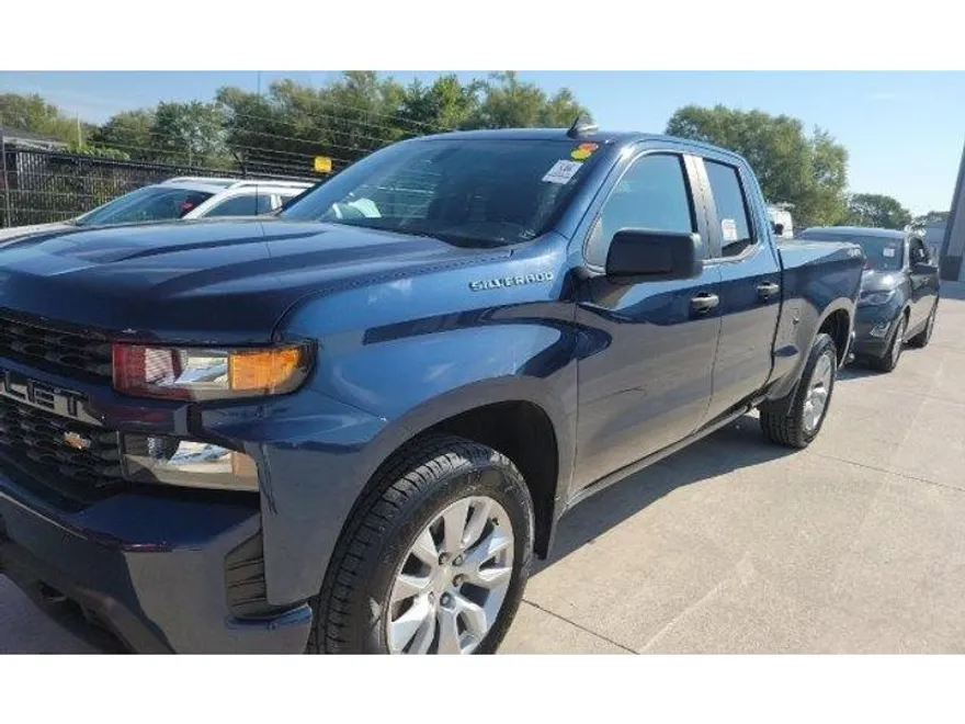2020 Chevrolet Silverado 1500 Custom photo 1
