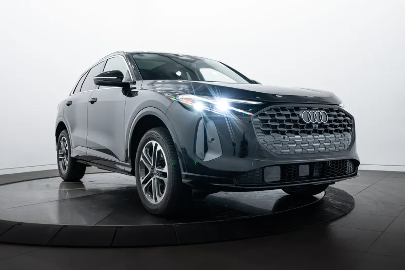 2025 Audi Q5 Premium Plus photo 1
