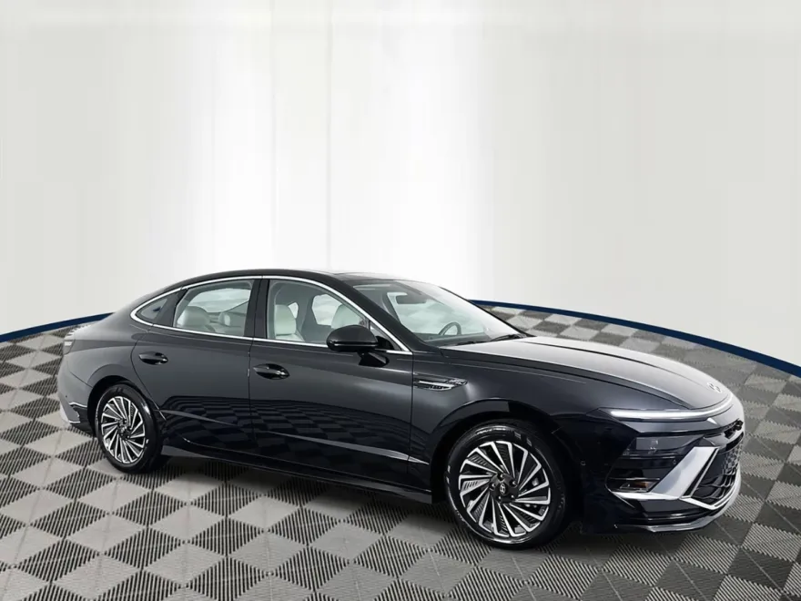 2024 Hyundai Sonata Hybrid Limited photo 1