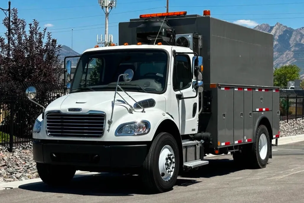 2012 Freightliner M2 106 Medium Duty photo 1