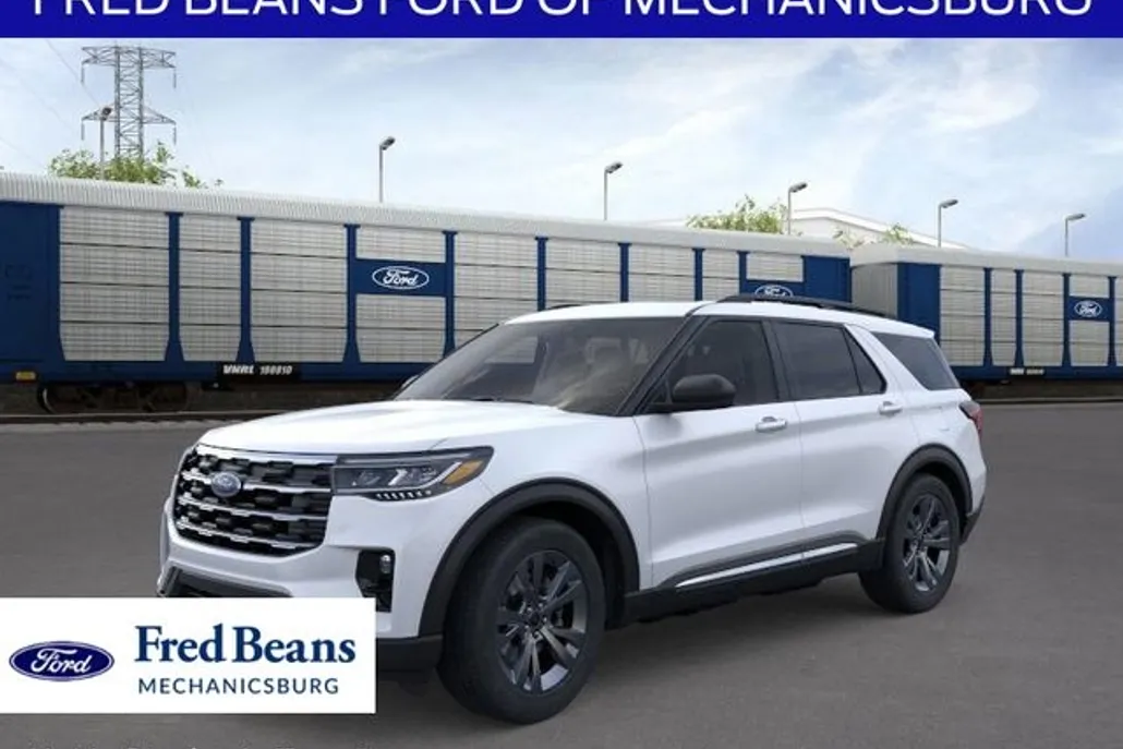 2025 Ford Explorer photo 1