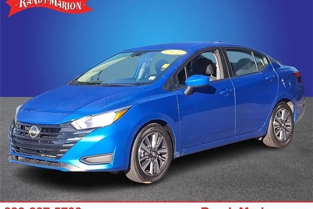 2023 Nissan Versa 1.6 SV photo 1