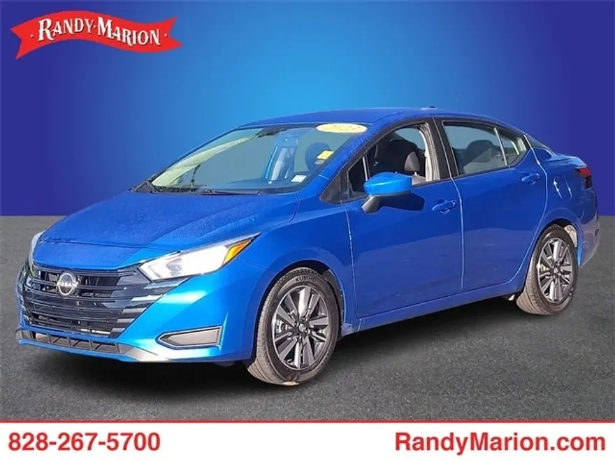 2023 Nissan Versa 1.6 SV photo 1