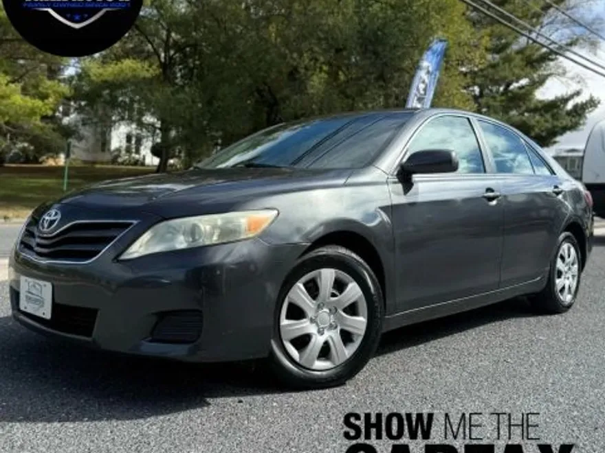 2010 Toyota Camry photo 1