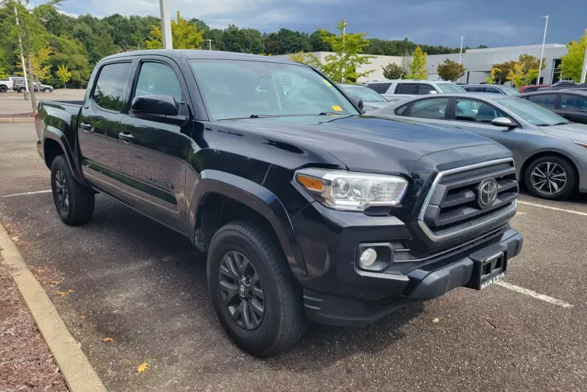 2022 Toyota Tacoma SR5 V6 photo 1