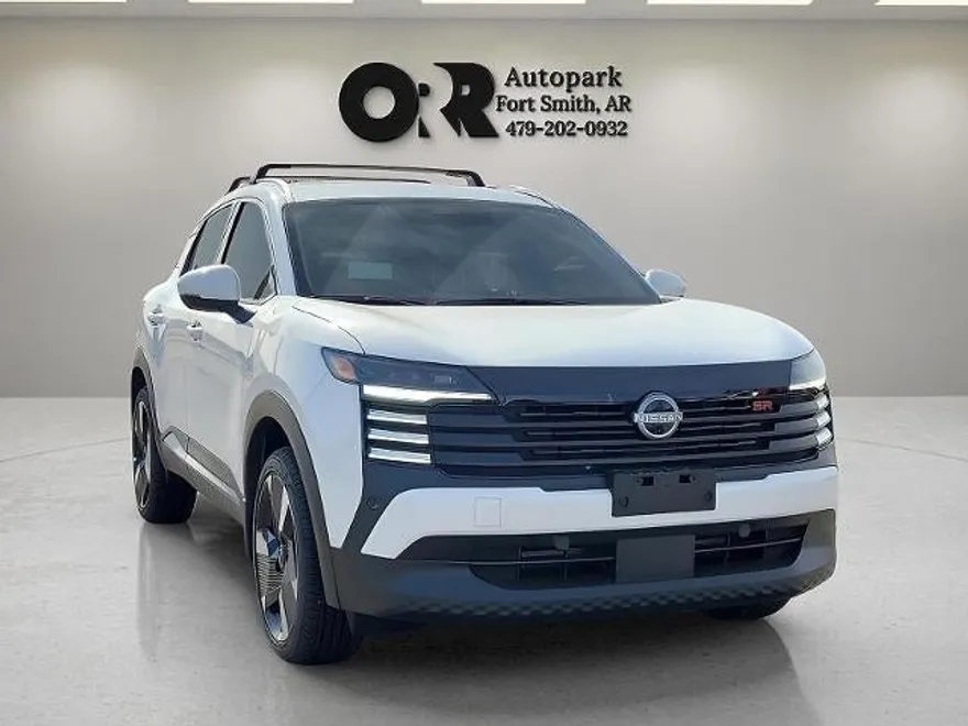 2025 Nissan Kicks SR photo 1