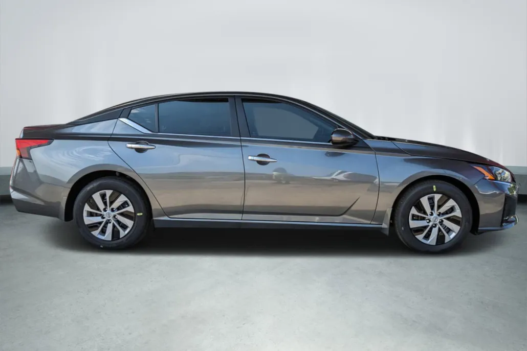 2025 Nissan Altima 2.5 S photo 1