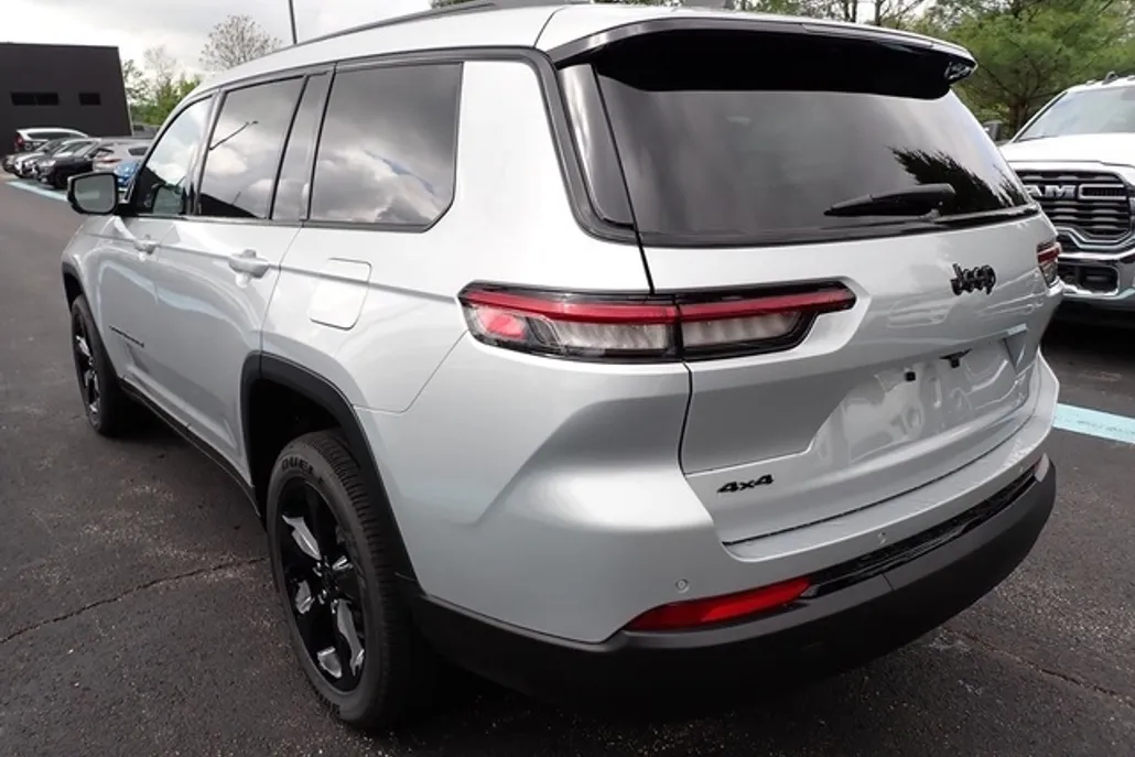 2025 Jeep Grand Cherokee Altitude X photo 1
