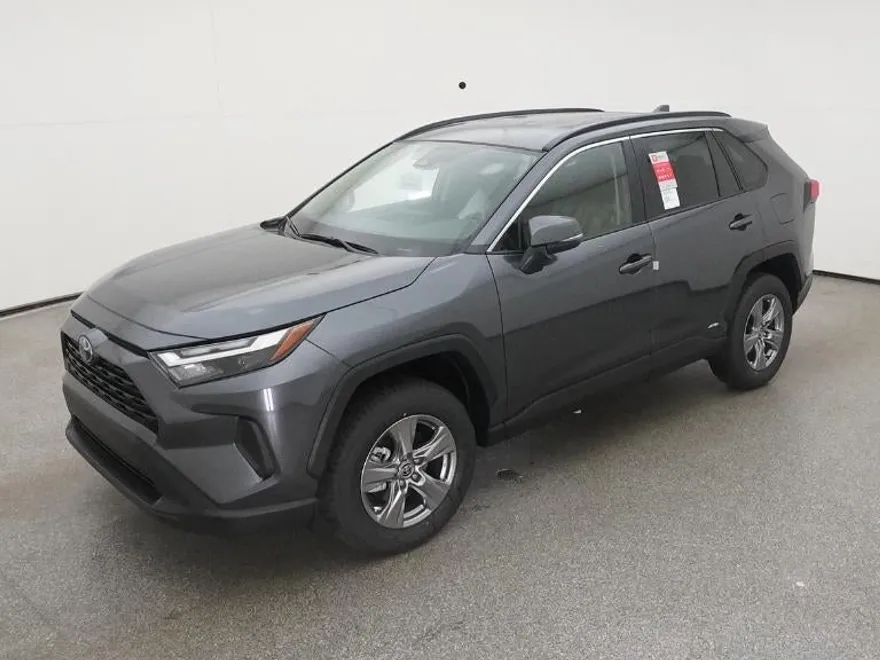 2025 Toyota RAV4 Hybrid LE photo 1